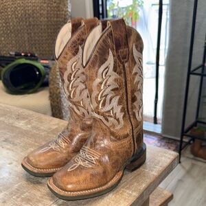 Like New Old West 10.0 D Boys or Girls Boots
